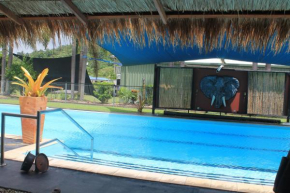 Kurrimine 4 bedroom house and pool